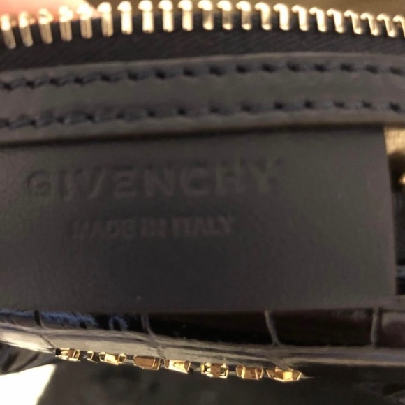 SOLD Givenchy Small Antigona Navy Croc Bag - Picture 5 of 8